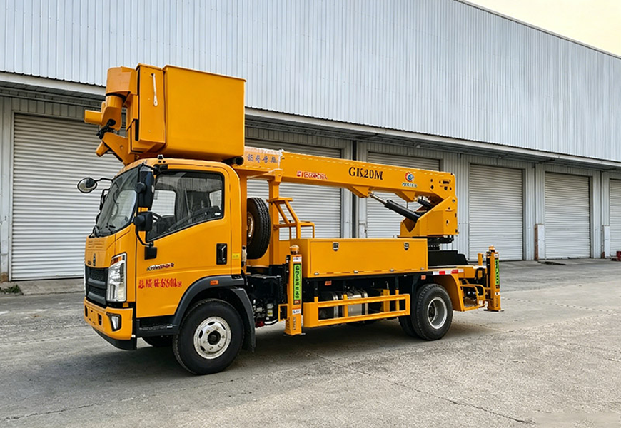 豪沃前置斗绝缘高空作业车 CLW5090JGKADT型